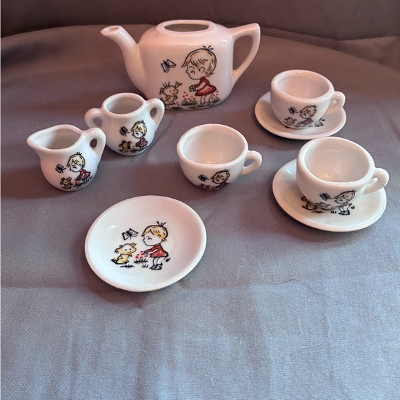 Vintage Mini Toy Tea Set - Blond Girl with Butterfly, 9 Piece Set - Picture 2 of 13